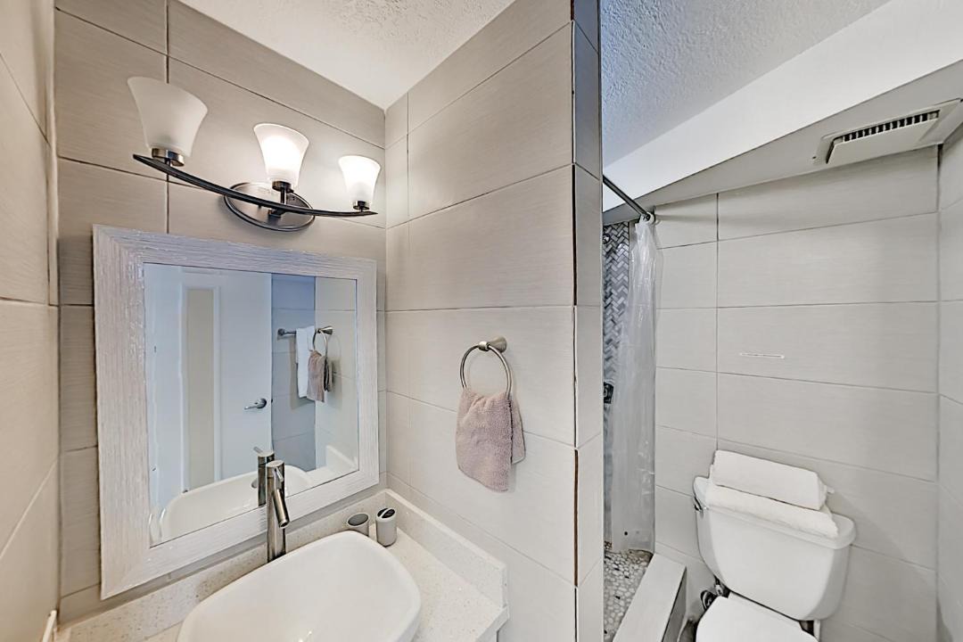 Photo of Bathroom in McCully - Moiliili