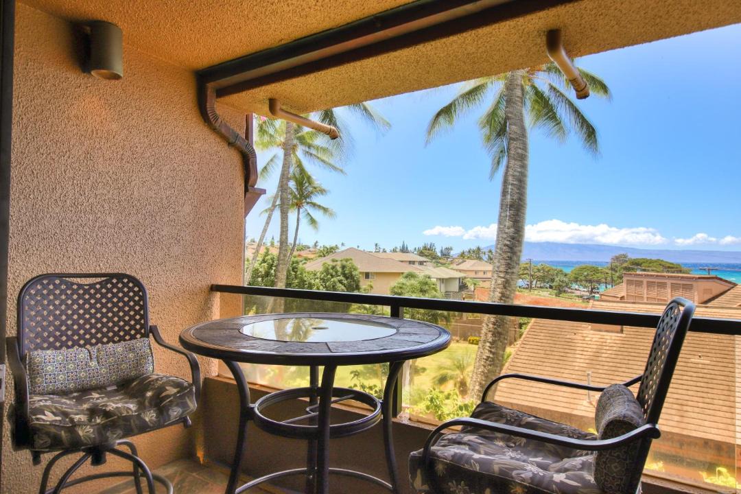 Photo of Others in Kahana