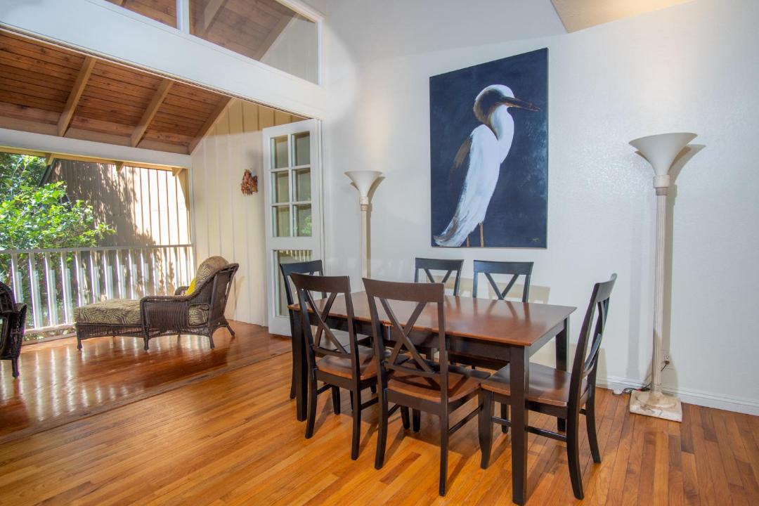Photo of Livingroom in Maunaloa