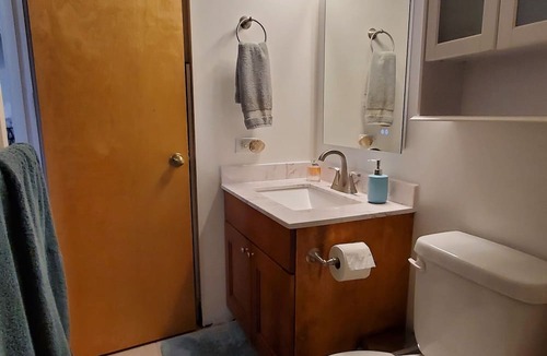 Mokuleia Apartment | North Shore Ocean and Mountain Views Steps to Aweoweo Beach Park Pet friendly