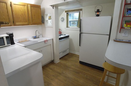 Virginia Highland Cottage | 20 min to the World Cup stadium by Uber or Rail. 5 min walk to dozens of pubs