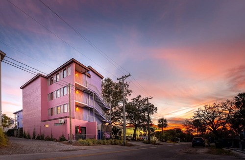 Folly Beach Hotel | Boutique Vera Hotel Room 302: King Room in the Heart of Folly Beach