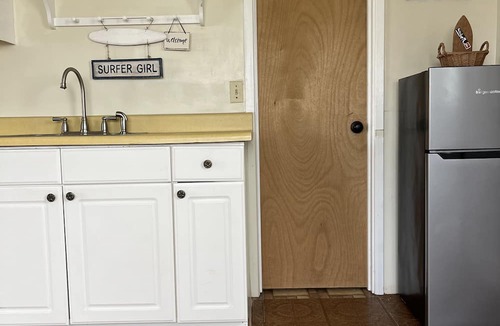 Laie Apartment | Charming 1 bdr in LAIEnPrivate yard and entrance! 5 minute walk to Hukilau beach