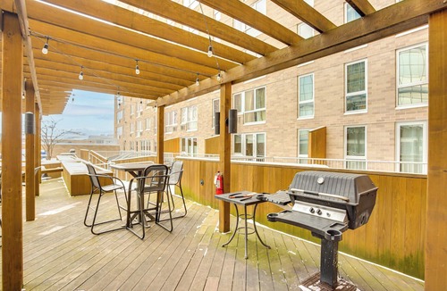 Downtown Minneapolis Condo | Updated Apt in Dtwn Minneapolis w/Pool Access!