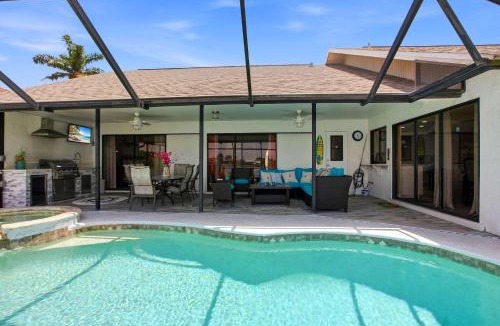 Eight Lakes Apartment | Your Personal Waterfront Paradise Awaits