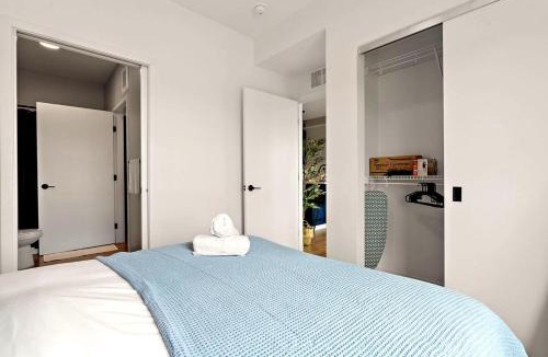 Downtown Minneapolis Apartment | W517 Stylish 1Bd In Heart of Minneapolis, Minutes From Minneapolis Convention Center & US Bank Arena