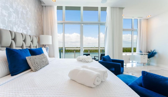 Luxury Private Condo W/Jacuzzi and Ocean View!