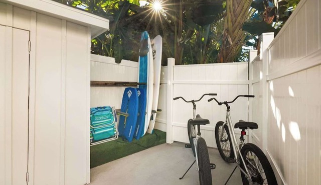 Beach Bungalow 4 with Private Outdoor Patio