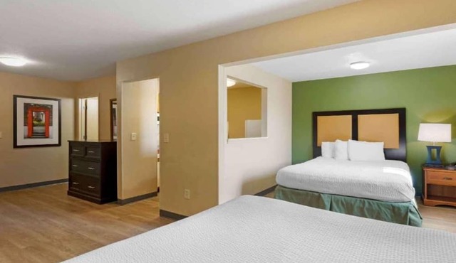 2 Queen Beds | Non-Smoking, Kitchen