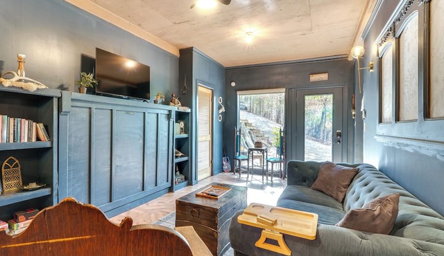 Grill & Rooftop Deck: Cozy Hideaway in Garfield